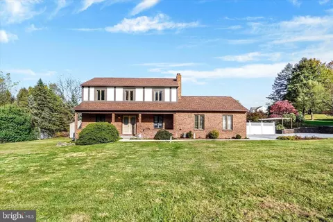 904 Cranberry Ln, York, PA 17402