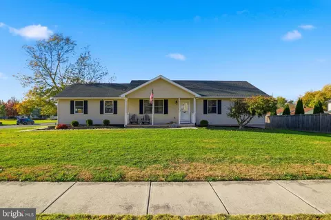 2611 Rock Creek Dr, Dover, PA 17315