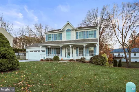 32 Magnolia Ln, Hanover, PA 17331
