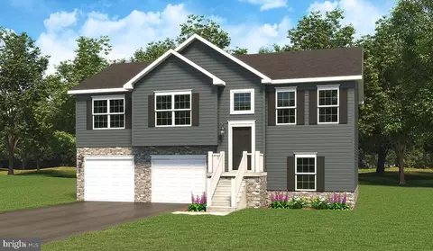 24 Meadow Ln #18, Hanover, PA 17331