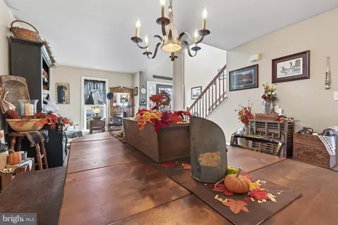Entry Way - 495 Thomas Armor Dr, Windsor, PA 17366 photo 4 of 8