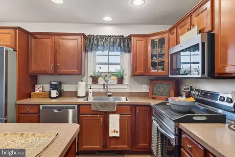 Kitchen - 495 Thomas Armor Dr, Windsor, PA 17366 photo 3 of 5
