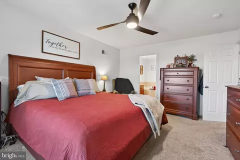 Bedroom - 495 Thomas Armor Dr, Windsor, PA 17366 photo 3 of 5