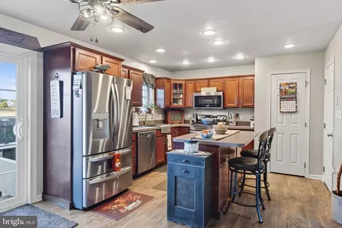 Kitchen - 495 Thomas Armor Dr, Windsor, PA 17366 photo 1 of 5