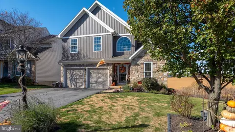 Exterior - 495 Thomas Armor Dr, Windsor, PA 17366 photo 4 of 7