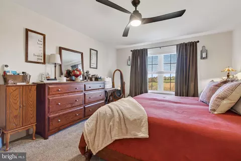 Bedroom - 495 Thomas Armor Dr, Windsor, PA 17366 photo 2 of 5