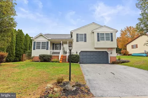 37 Magnolia Ln, Hanover, PA 17331