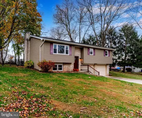 626 Elliott Dr, Lewisberry, PA 17339