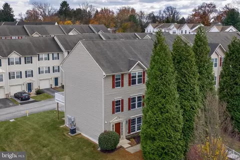 1168 Blue Bird Ln #24, York, PA 17402
