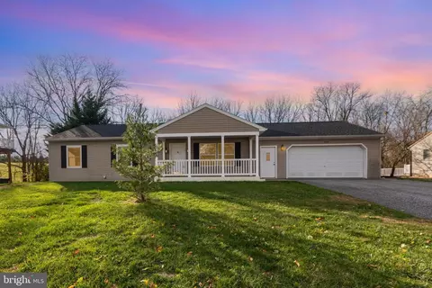 3076 Hadley Dr, York, PA 17408