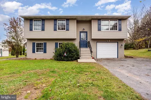 404 Shelleys Ln, Etters, PA 17319