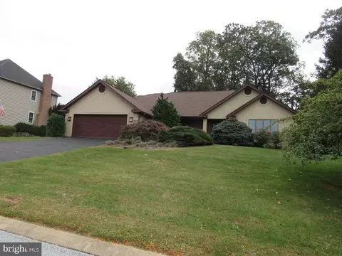 889 Heritage Hills Dr, York, PA 17402
