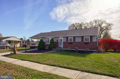 3842 Oakleigh Dr, York, PA 17402