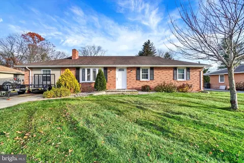 1767 Oakley Dr, Dover, PA 17315