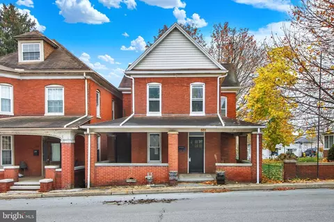 551 York St, Hanover, PA 17331
