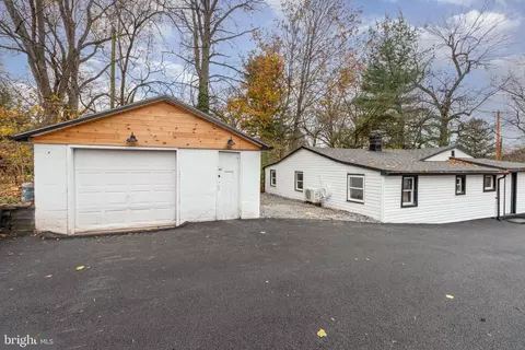 2132 Log Cabin Rd, York, PA 17408
