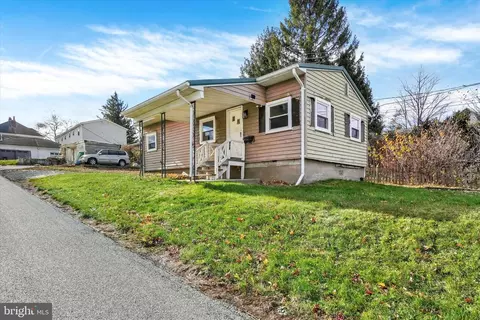 430 E Maple St, Dallastown, PA 17313