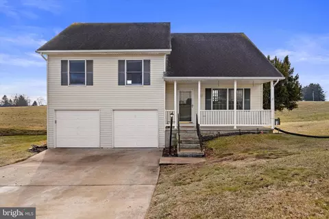 2973 Village Square Dr, Dover, PA 17315