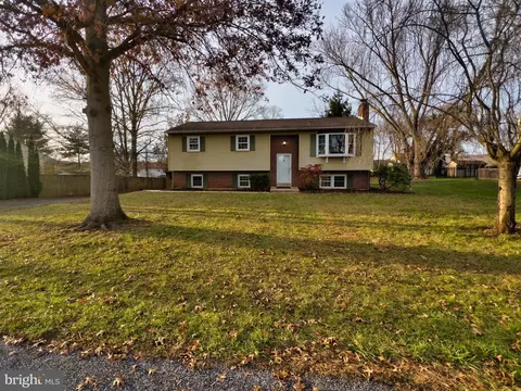 175 Bobby Jones Dr, Etters, PA 17319