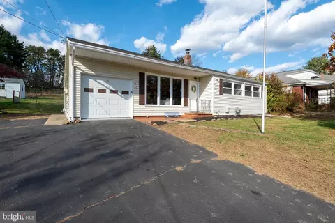 53 W Maple St, Wrightsville, PA 17368