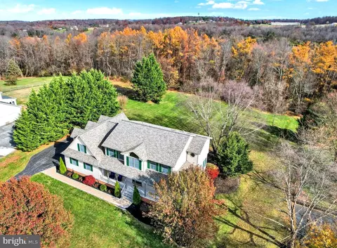3674 Eagle Ridge Ct, Hanover, PA 17331 photo 4
