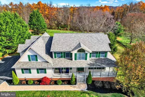 3674 Eagle Ridge Ct, Hanover, PA 17331 photo 2
