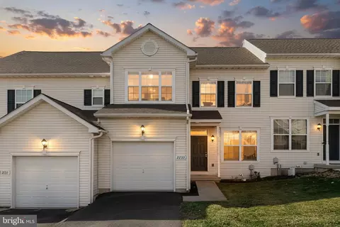 2233 Live Oak Ln #2233, York, PA 17406