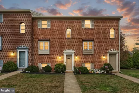 413 Weldon Dr #413, York, PA 17404