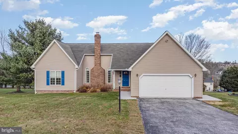 11 Bridle Rd, Shrewsbury, PA 17361