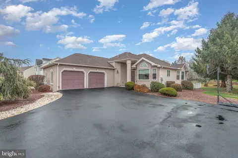 24 S Alydar Blvd, Dillsburg, PA 17019