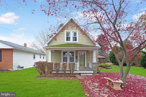 1215 E Walnut St, Hanover, PA 17331