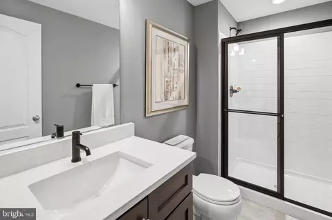 Bath - 500 Benjamin Rd, Hanover, PA 17331 photo 2 of 2
