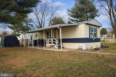 21 Willow Tree Ln, Dover, PA 17315