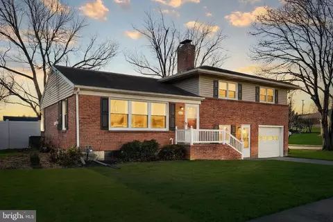 102 Pine Springs Blvd, York, PA 17408