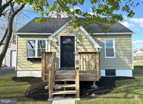 100 Moul Ave, Hanover, PA 17331