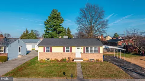 110 S Blettner Ave, Hanover, PA 17331