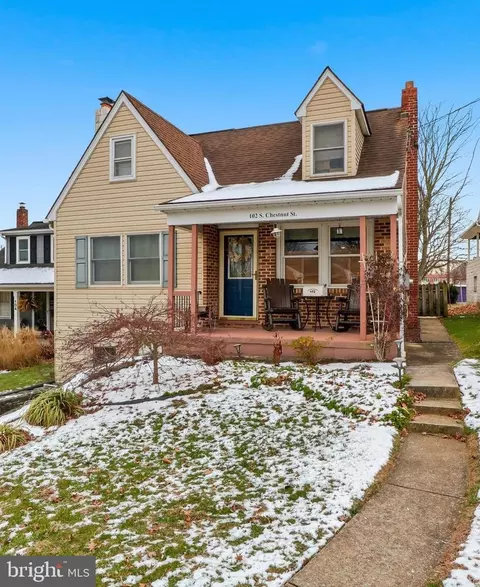 102 S Chestnut St, Dillsburg, PA 17019