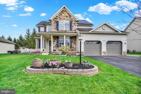1416 Wheatfield Dr, York, PA 17408