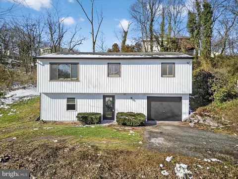 25 Black Walnut Dr, Etters, PA 17319