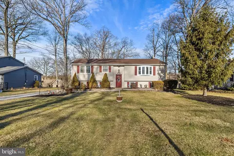 209 Forest Hills Rd, Red Lion, PA 17356