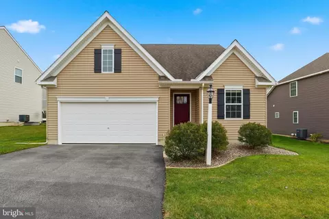 2606 Woodspring Dr, York, PA 17402