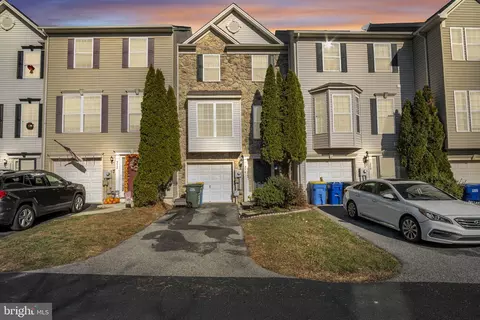 250 Country Ridge Dr, Red Lion, PA 17356