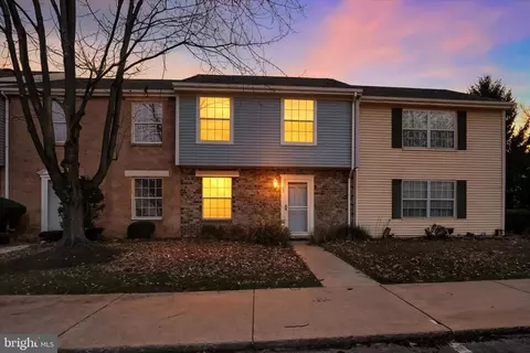 102 Lexton Dr #102, York, PA 17404