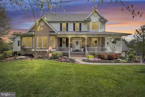 1709 Country Manor Dr, York, PA 17408