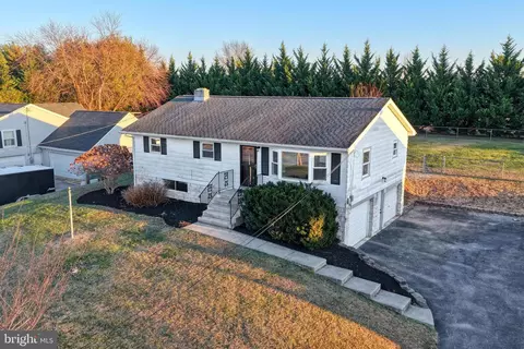 946 Church Rd, York, PA 17404