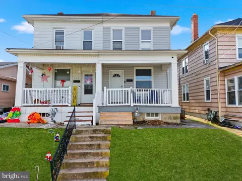 226 E Maple St, Dallastown, PA 17313