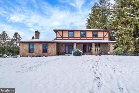 2350 Sutton Rd, York, PA 17403