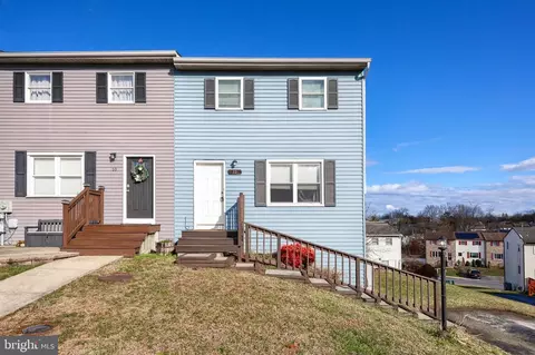 12 Bill Dugan Dr, Etters, PA 17319