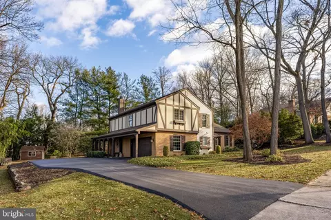 691 Marlow Dr, York, PA 17402