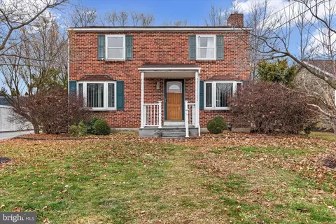 2279 Manor Rd, York, PA 17408